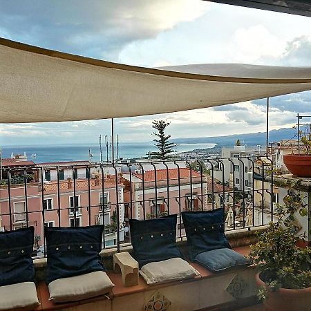 Aly Art Apartment Taormina Duomo, Gulf & Etna View المظهر الخارجي الصورة