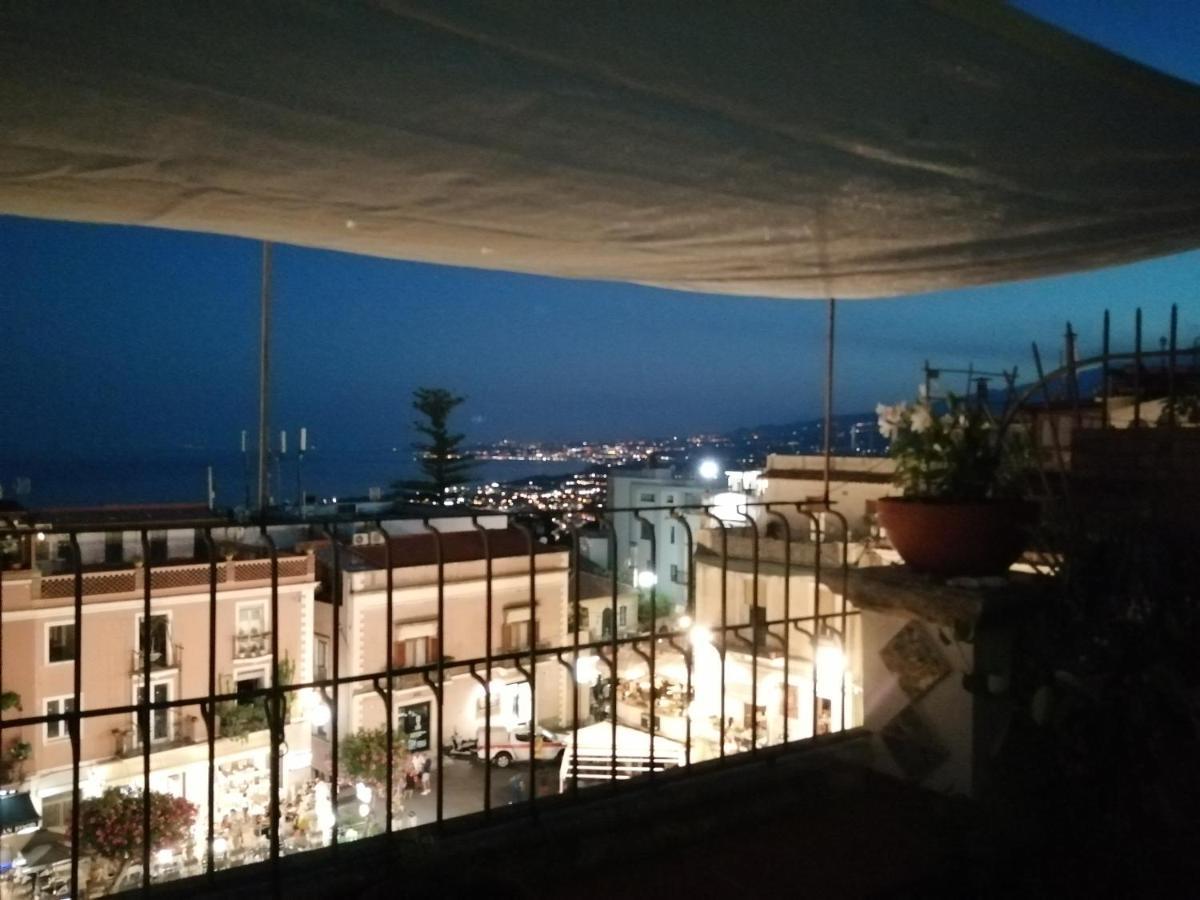 Aly Art Apartment Taormina Duomo, Gulf & Etna View المظهر الخارجي الصورة