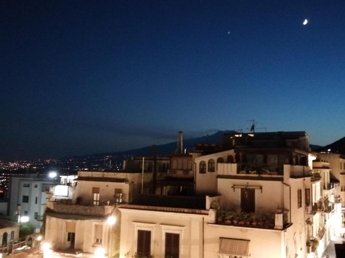 Aly Art Apartment Taormina Duomo, Gulf & Etna View المظهر الخارجي الصورة