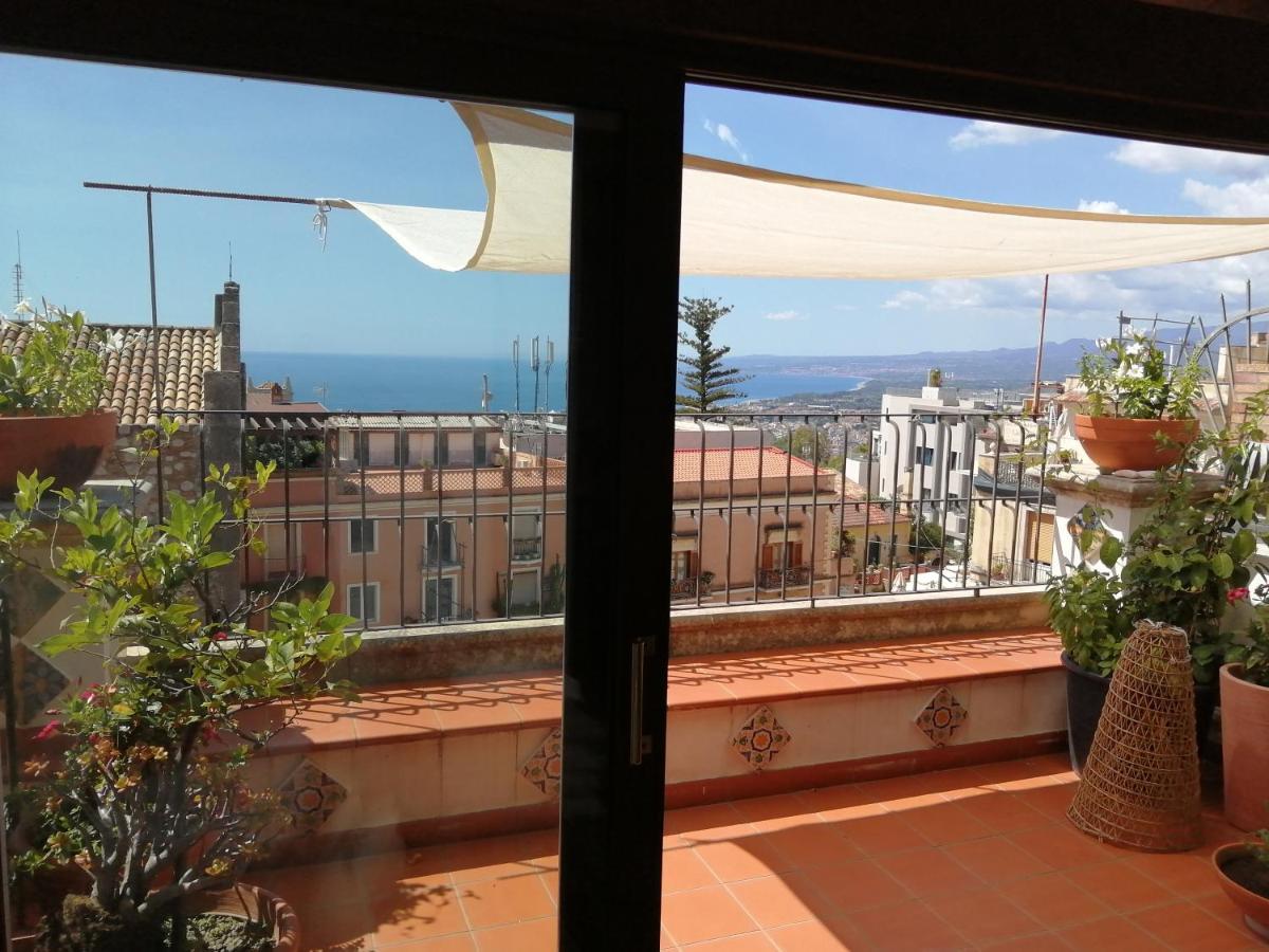 Aly Art Apartment Taormina Duomo, Gulf & Etna View المظهر الخارجي الصورة