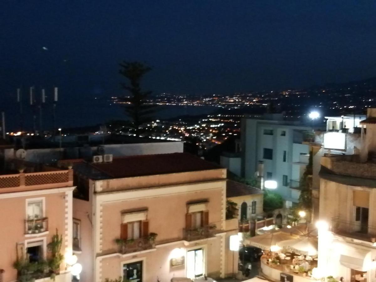 Aly Art Apartment Taormina Duomo, Gulf & Etna View المظهر الخارجي الصورة