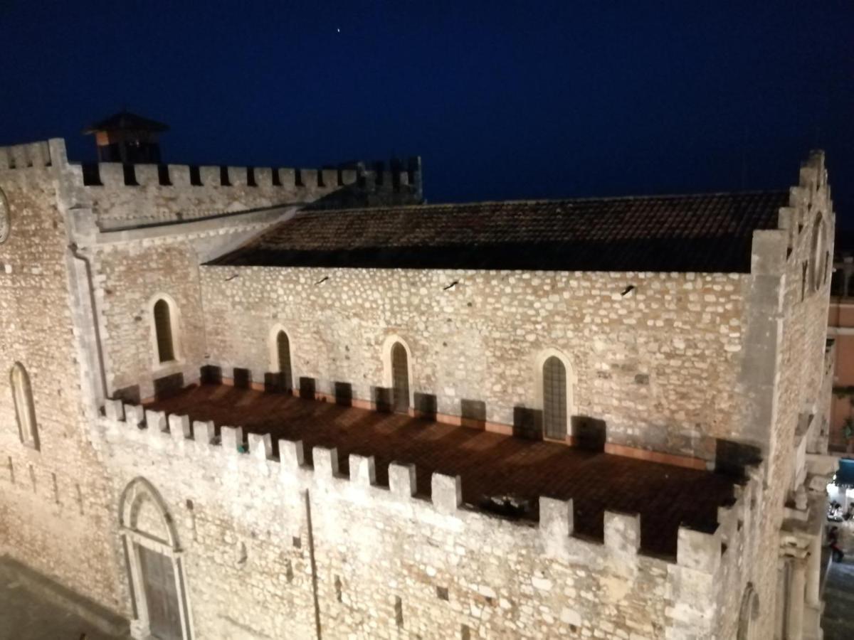 Aly Art Apartment Taormina Duomo, Gulf & Etna View المظهر الخارجي الصورة