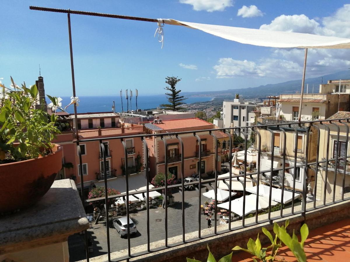 Aly Art Apartment Taormina Duomo, Gulf & Etna View المظهر الخارجي الصورة
