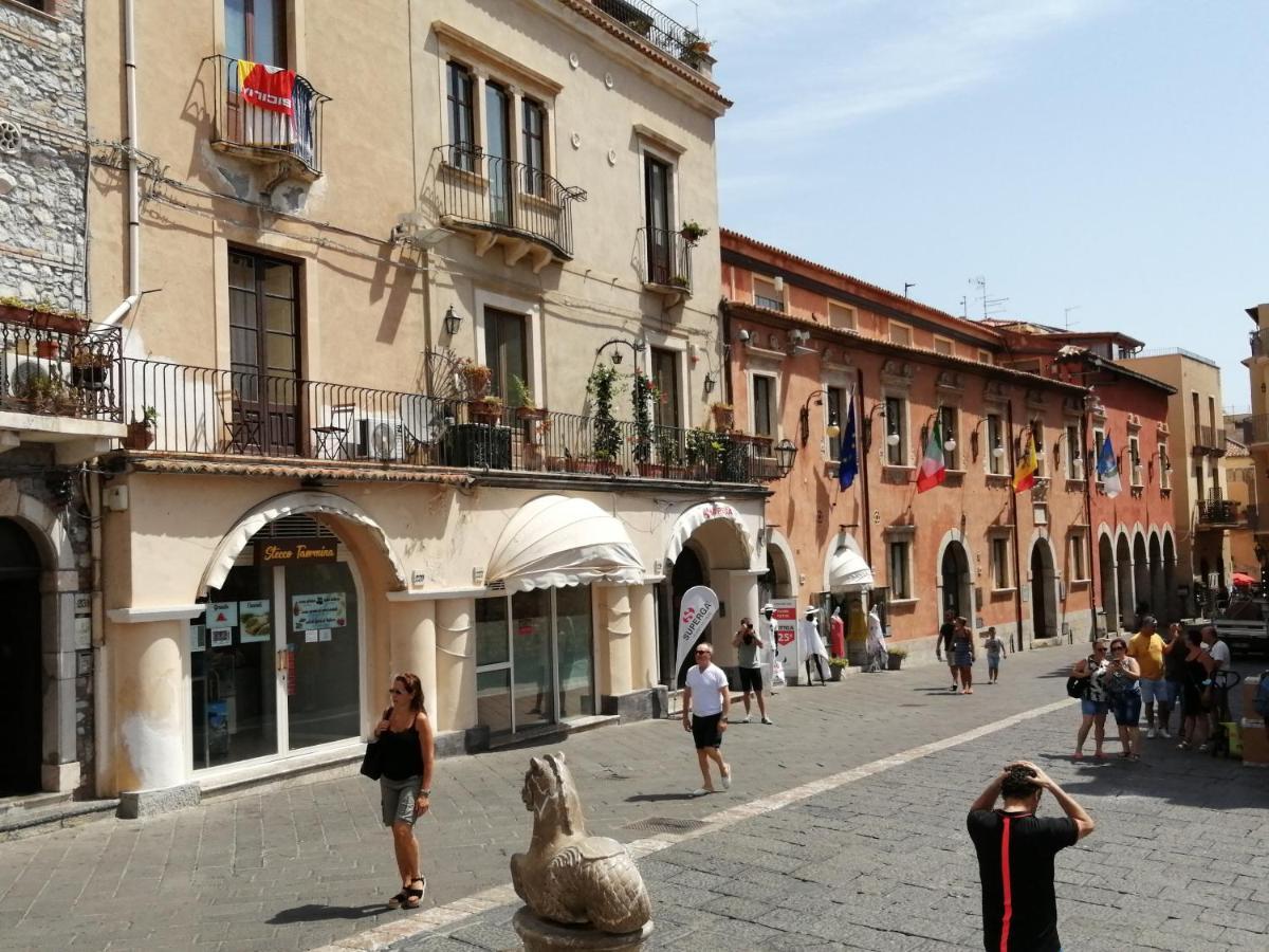 Aly Art Apartment Taormina Duomo, Gulf & Etna View المظهر الخارجي الصورة