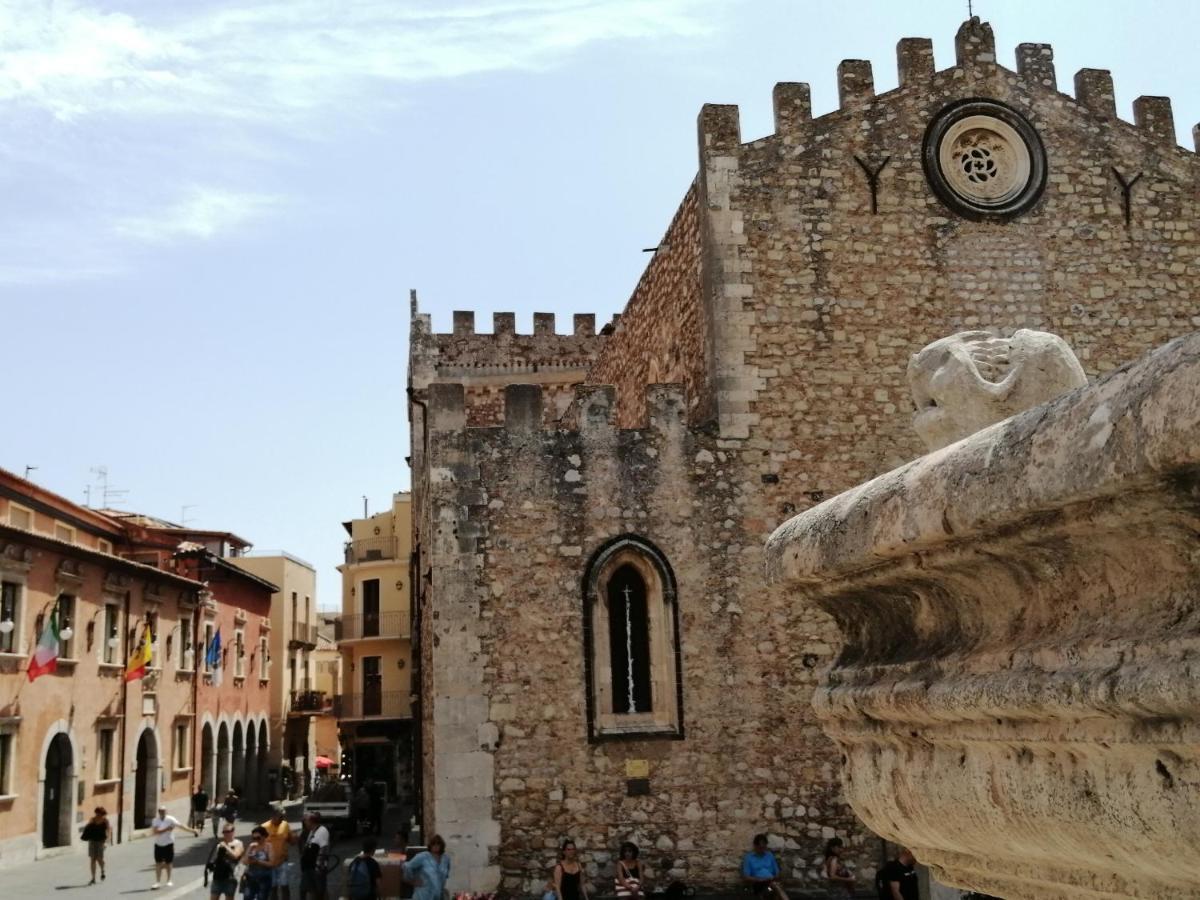 Aly Art Apartment Taormina Duomo, Gulf & Etna View المظهر الخارجي الصورة