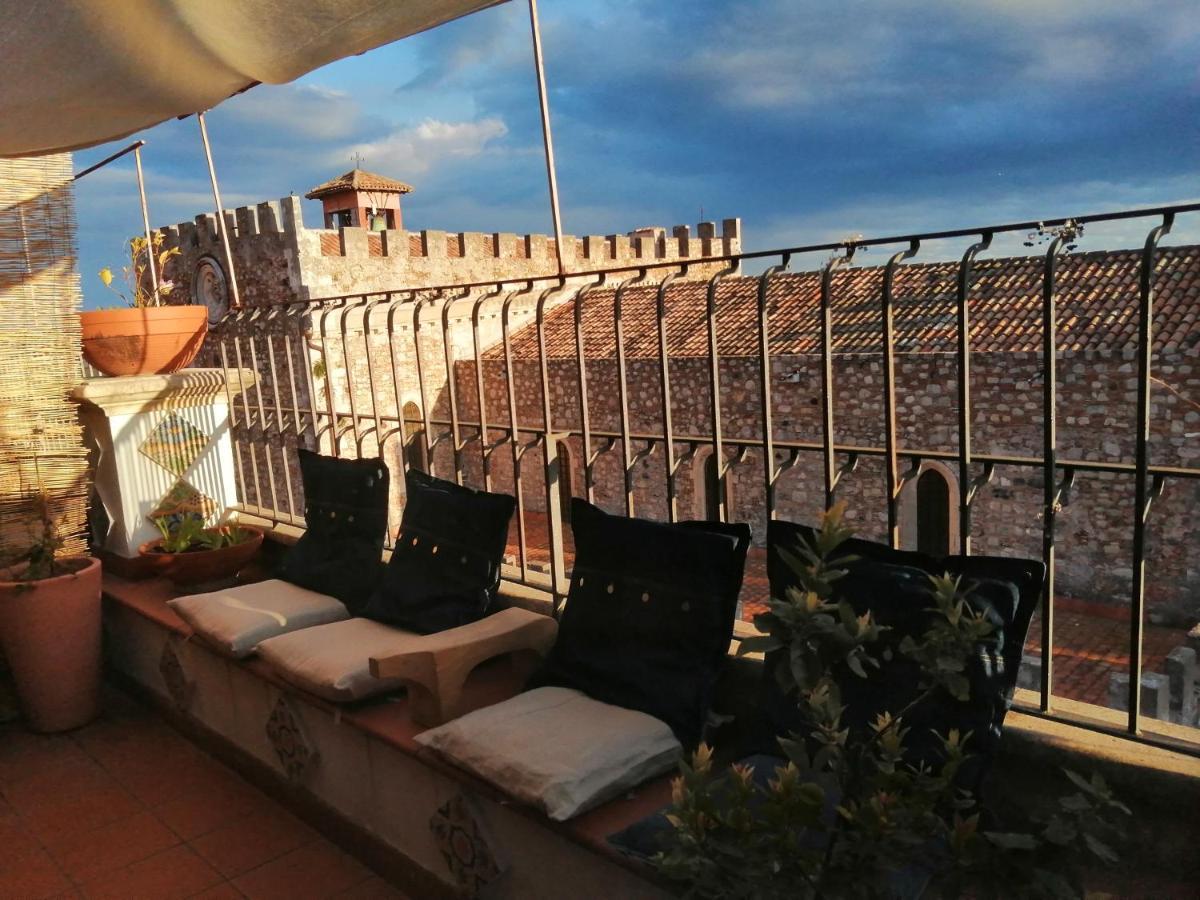 Aly Art Apartment Taormina Duomo, Gulf & Etna View المظهر الخارجي الصورة