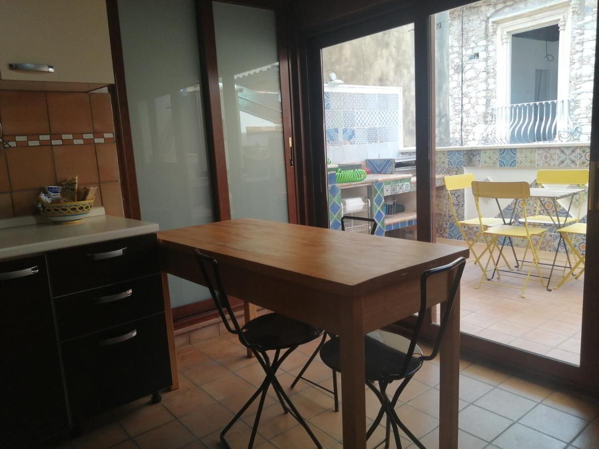 Aly Art Apartment Taormina Duomo, Gulf & Etna View المظهر الخارجي الصورة