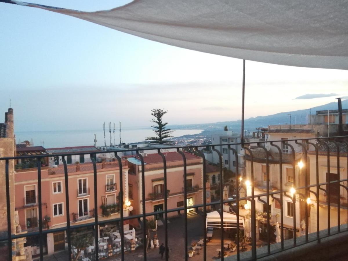 Aly Art Apartment Taormina Duomo, Gulf & Etna View المظهر الخارجي الصورة