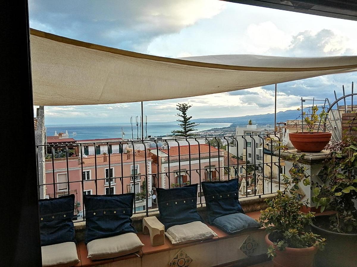 Aly Art Apartment Taormina Duomo, Gulf & Etna View المظهر الخارجي الصورة